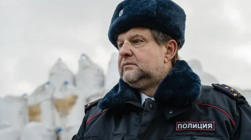 Кто там?